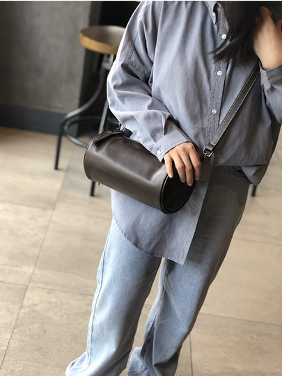 Niche design retro first-layer cowhide cylindrical bag soft leather crossbody bag women's European and American fashion INS genuine leather bucket bag