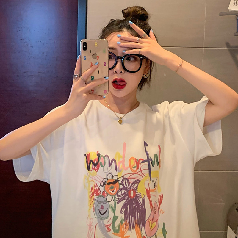 Large size net red and white cotton T shirt 2021 summer in super fire graffiti print loose mid - long - plate coat tide