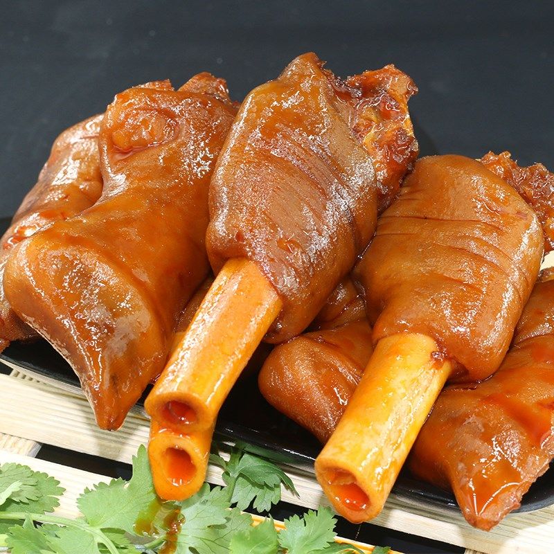 Lamb trotter cooked spicy instant food vacuum five-spiced braised pork braised lambshoe sauce lamb trotter hot pot canned