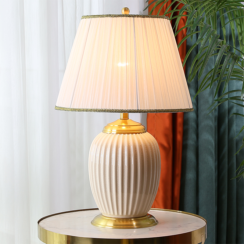 Light luxury American all-copper ceramic table lamp bedroom living room home simple modern Chinese European decorative bedside lamp