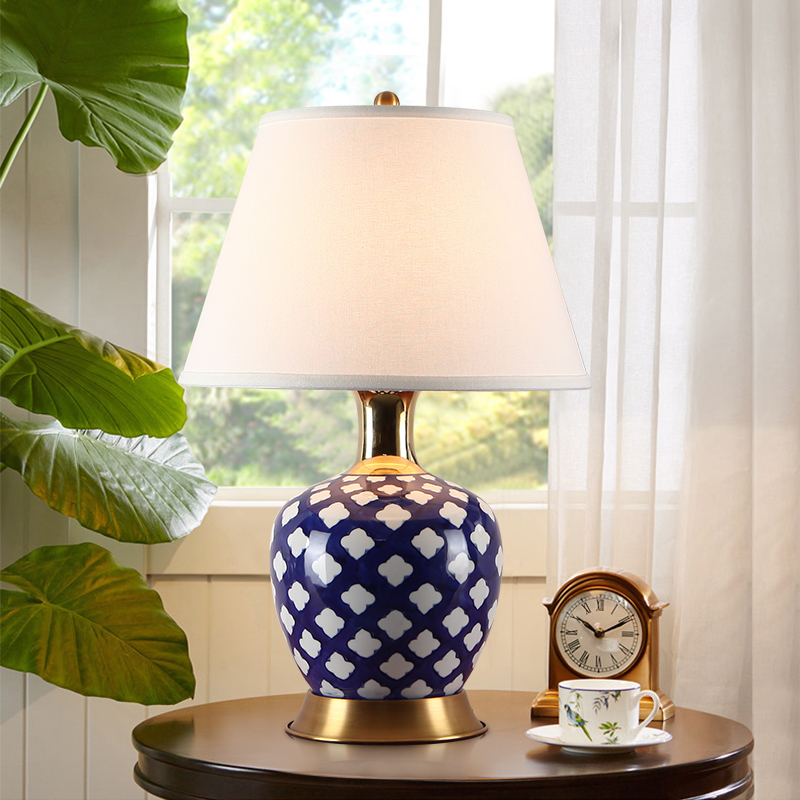 Jingtao Xijiao Simple American Light Luxury Living Room Blue Flower All-copper ceramic table decorated modern Chinese bed head lamps