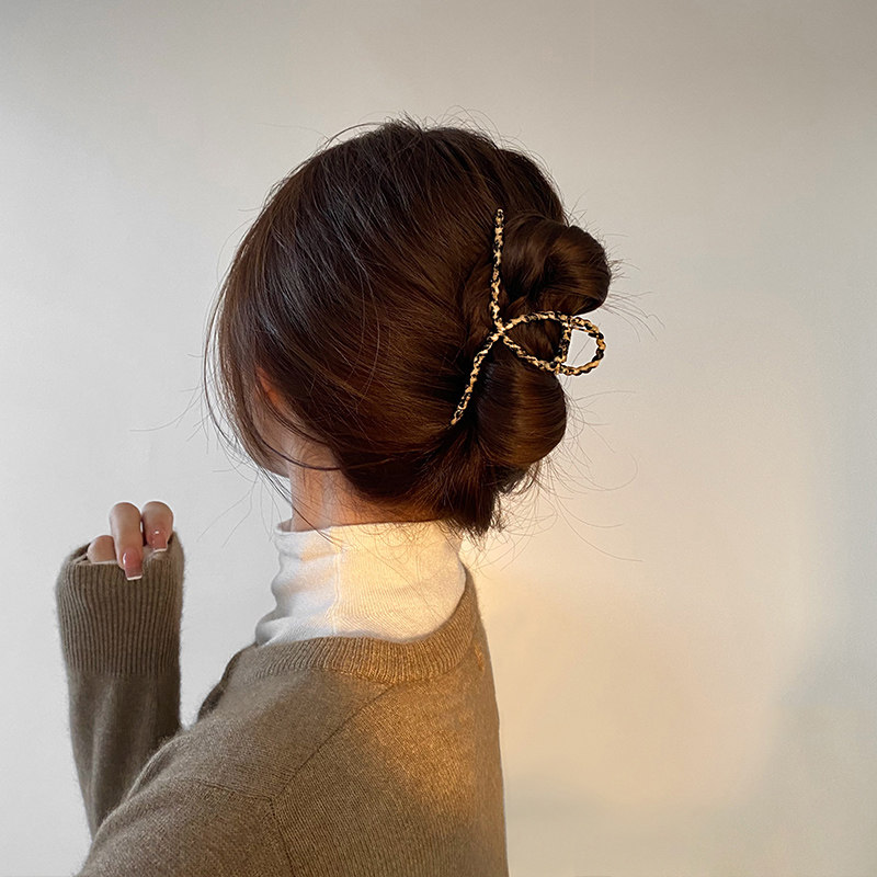 BAO WEN hairpin clip in Korean version elegant temperament metal shark clip rear brain spoon grip pellet head hair decoration large number 