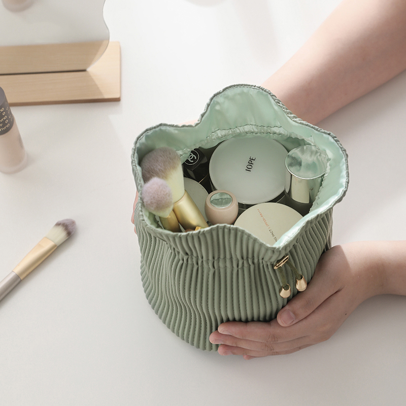Makeup bag 2021 new in air superfirepellent waterproof portable women travel large capacity wash bag drawn rope collection bag