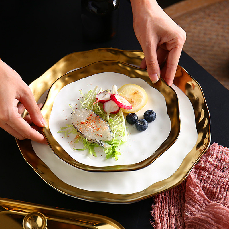 Minimalist Gold Rim Black Ceramic Plates – European-Inspired Salad & Steak Platters – Modern Round Dishware for Elegant Dining