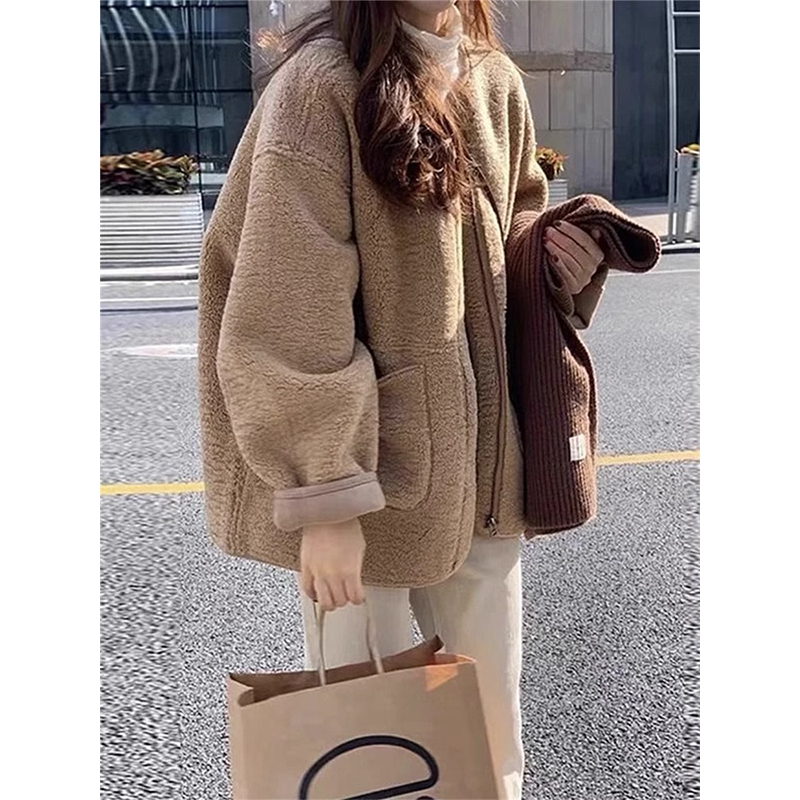 Sheepskin Integrated Lamb Wool Fleece-Lined Jacket for Women, Autumn and Winter, Chanel-Style, High-End, Short, Thickened Jacket, Cotton Coat Sheepskin Integrated Lamb Wool Fleece-Lined Jacket for Women, Autumn and Winter, Chanel-Style, High-End, Short, Thickened Jacket, Cotton Coat