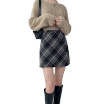 Woolen skirt womens autumn and winter new retro short skirt high waist slimming A-line skirt pear-shaped figure plaid hip skirt