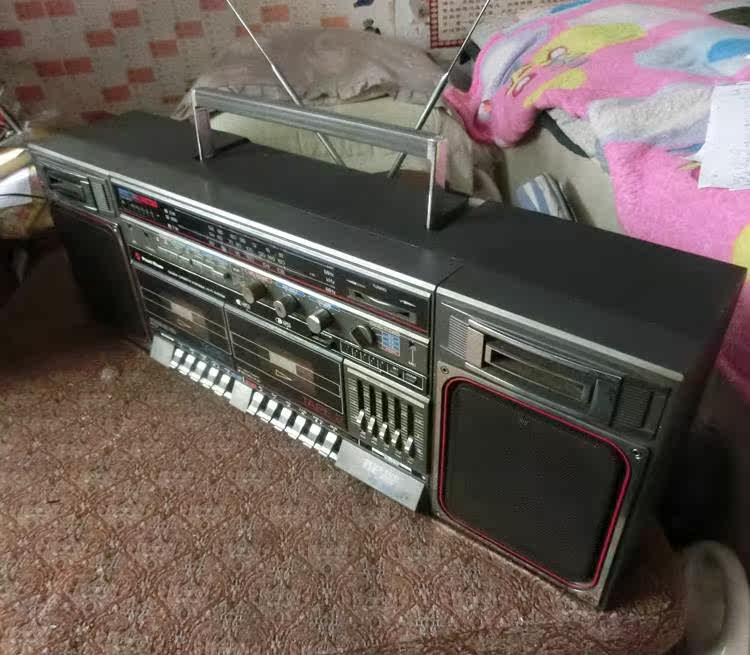 (Yao Lankaku) Nostalgia Appliances Zhujiang Four Trumpet Dual Card Recorder Old Appliances Collection Movie and TV Road