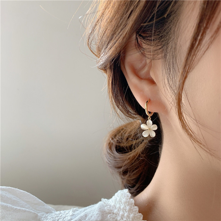 Korean opal flower earrings female high sense light luxury 2022 new fashion temperament goddess Fan pure silver stud earrings