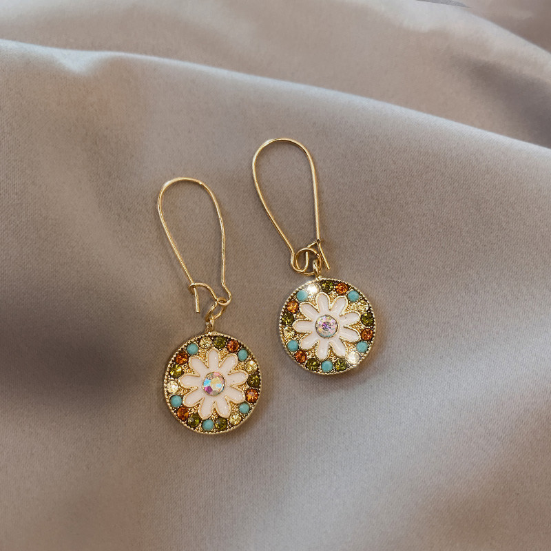 French niche earrings female design sense retro premium 2021 New sterling silver baroque color pendant niche