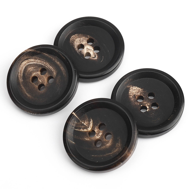 高級本角ボタン、天然角模様、メンズスーツ、丸型輸入トレンチコートボタン、オーバーコートボタン