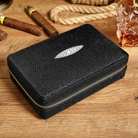 Черный аксессуар из жемчуга