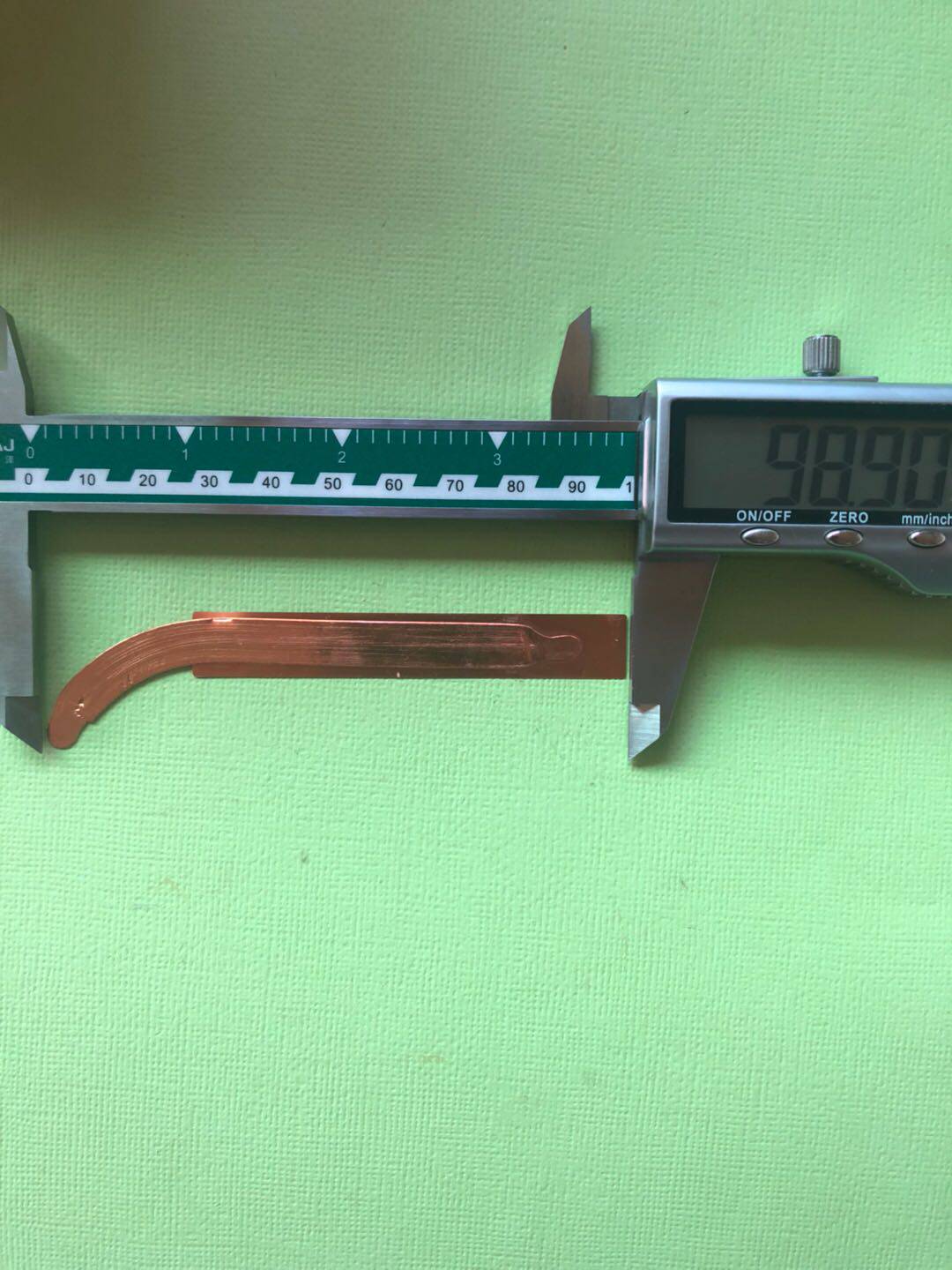 New cell phone cooling copper tube specifications are shown to fit multiple cell phone heat dissipation