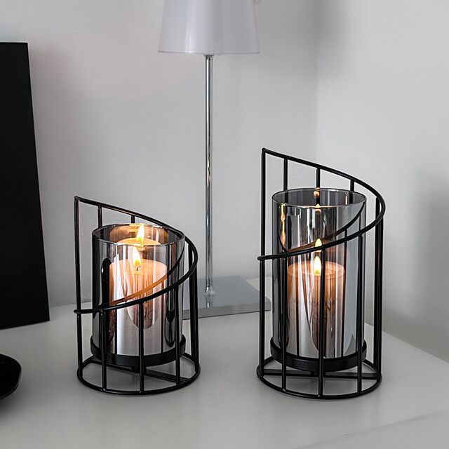 Light Luxury Ornaments, Simple and Modern European-Style Black Iron Candle Holder, Romantic Atmosphere in the Restaurant, Candlelight Dinner Decoration