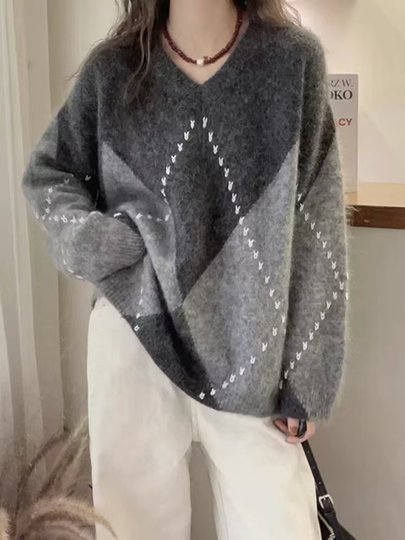 慵懒高级感灰色菱格毛衣女秋冬大码胖mm宽松软糯针织衫超好看上衣