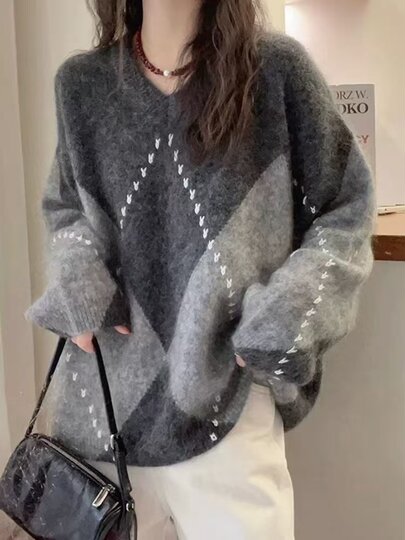 慵懒高级感灰色菱格毛衣女秋冬大码胖mm宽松软糯针织衫超好看上衣