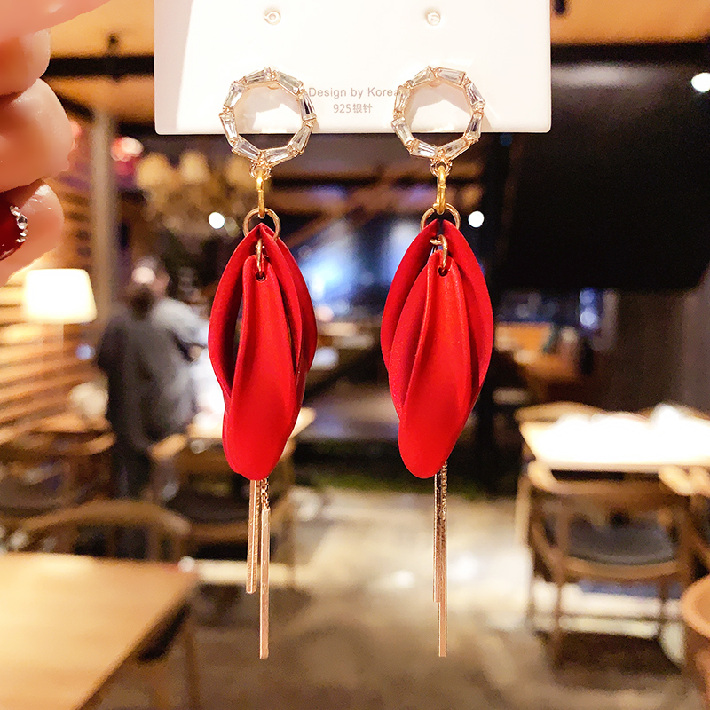 Korean long version red petal earrings temperament net red autumn and winter all-match tassel earrings 2022 new trendy earrings