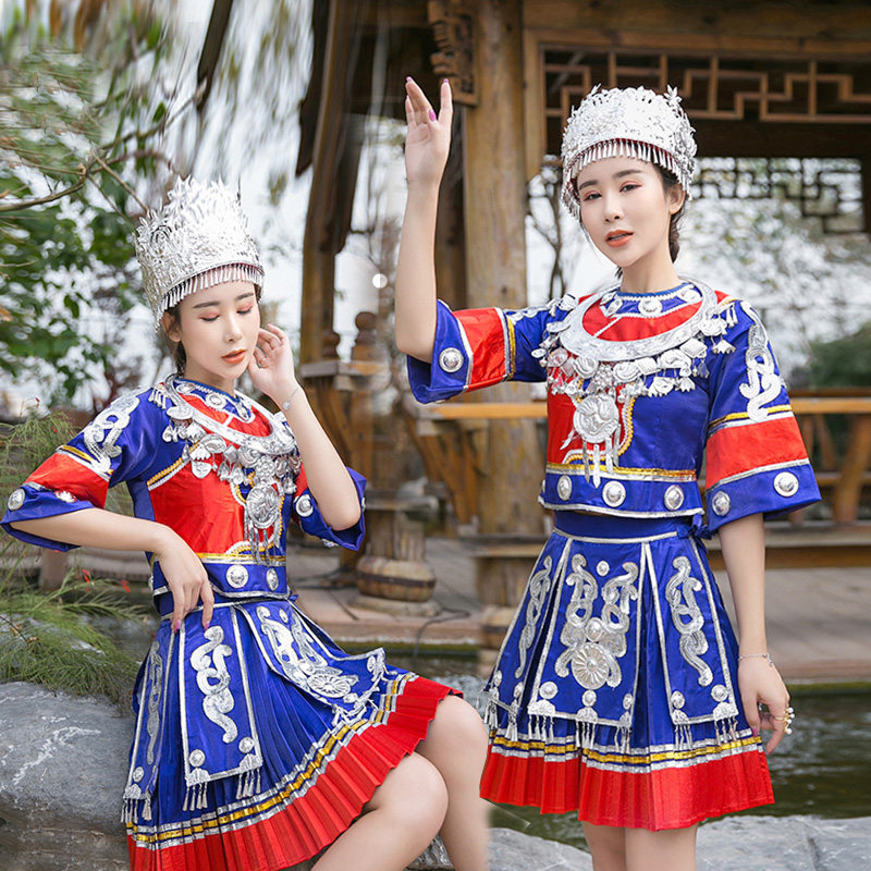 Hmong clothing ethnic minority girl Guizhou Zhuang family performing in Yunnan Buyi Zhuang Dance Costumes