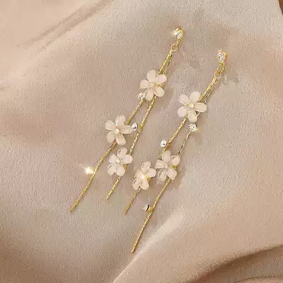 Little Daisy fairy flower tassel earrings 2021 New Tide long version Super fairy ear needle ear clip without ear hole female