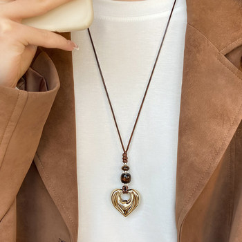 New Heart-Shaped Sweater Chain Necklace for Women, Autumn and Winter 2025 Hot Style, Versatile, Elegant, Light Luxury, High-End Accessory