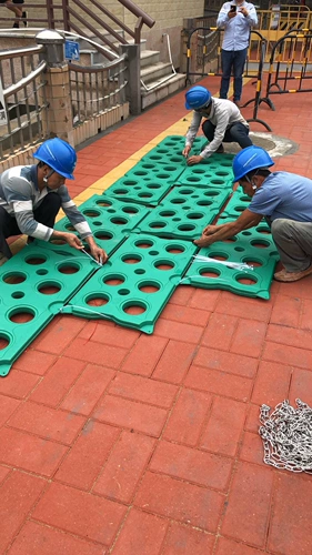 Посадка плавучего слоя Экологическое плавающее остров