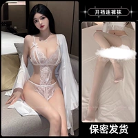 Белый костюм+кипящие носки