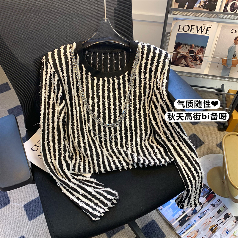 Trendy and Unique Chain Knit Sweater for Women with Korean-Style Striped Long Sleeves, Loose Fit, and Padded Shoulders