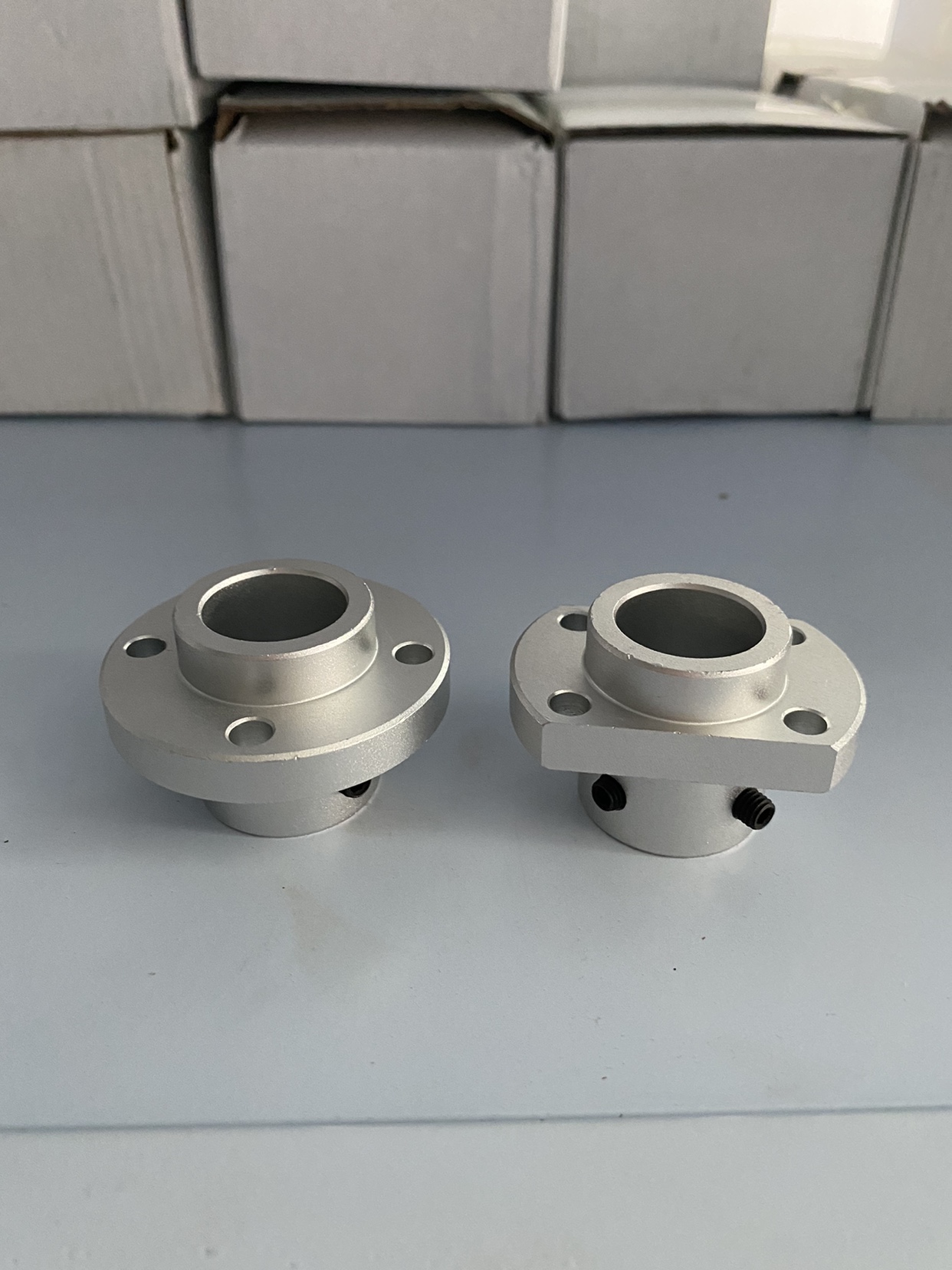 Optical axis support seat pointing to shaft support top wire type embedded type axle support STHIRB16 middle flange fixed seat