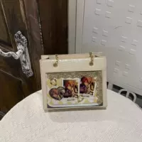 Бежевый, крокодиловый принт