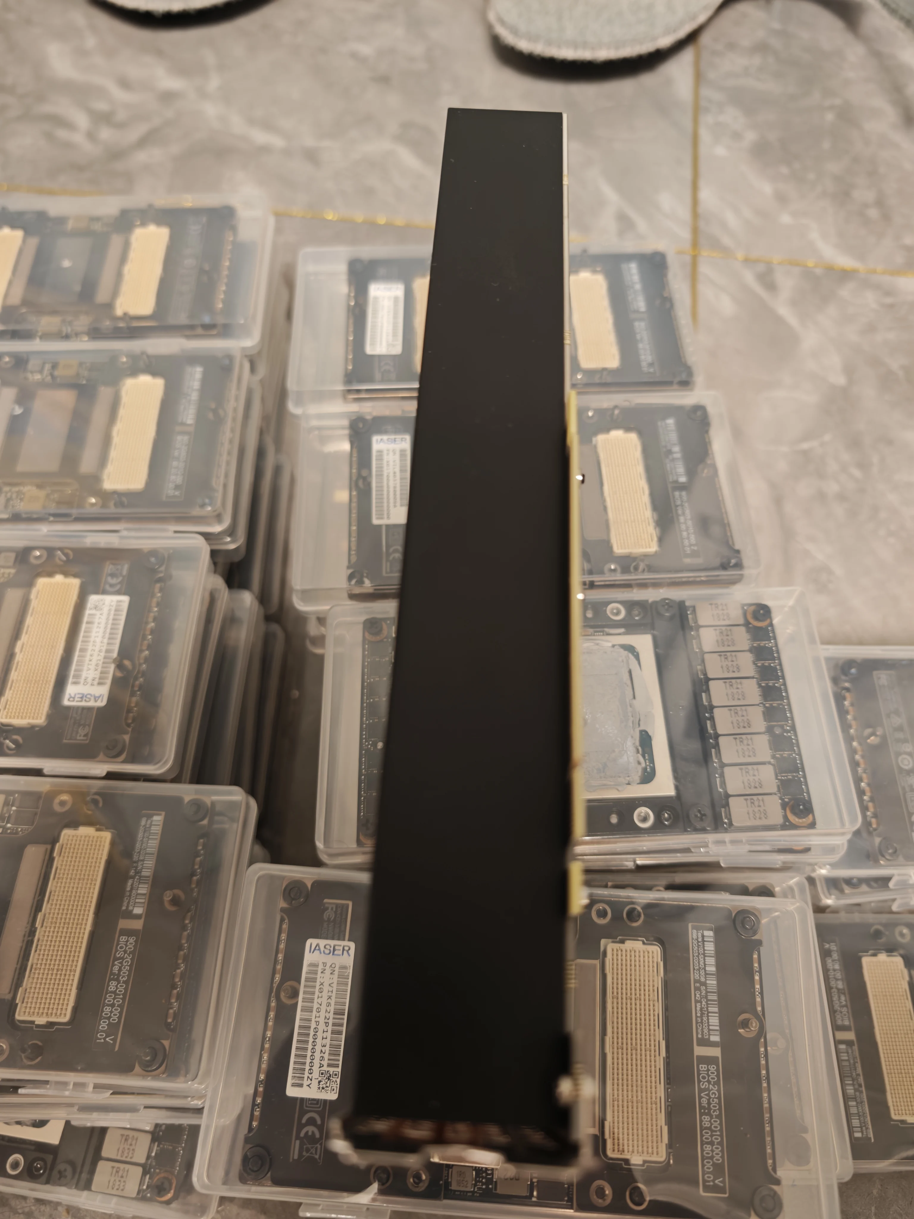V100 sxm2 16G PCIE настраиваемая версия, версия с очень большой турбиной имеет громкий звук, обычная версия турбины имеет тихий звук