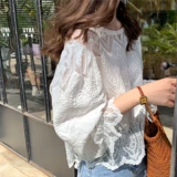 Легкий роскошный лето 2025 г. Новый модный и восстановительный возраст модный белый дизайн ниша с кружевной рубашкой.