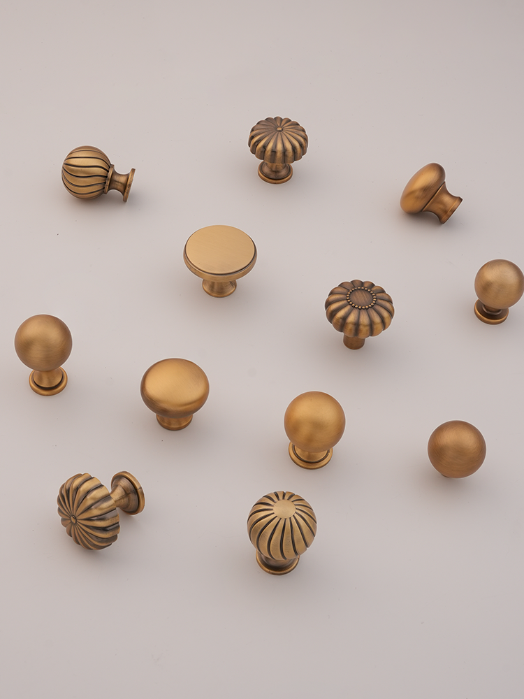 French-Style Brass Handle for Wardrobe Doors, Drawers, Cabinets, Simple Single-Hole Small Handle, Antique Retro Bronze Color