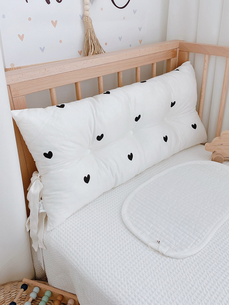 Love baby cotton cotton free fluorescent baby cot with baby bed head pillow on child bed backward and backstood pillow
