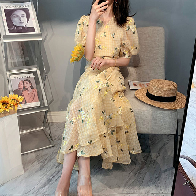 French retro puff sleeve heavy industry embroidery floral dress female celebrity temperament high-end chic design skirt