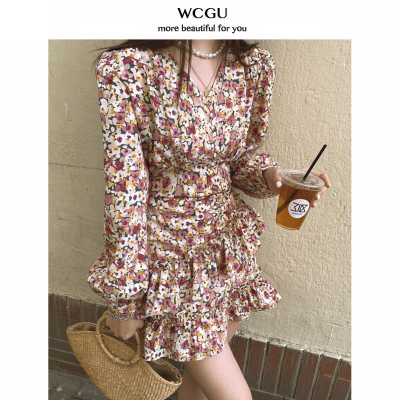 Long-sleeved floral chiffon dress V-neck square shoulder ruffle 2020 new autumn women French retro waist
