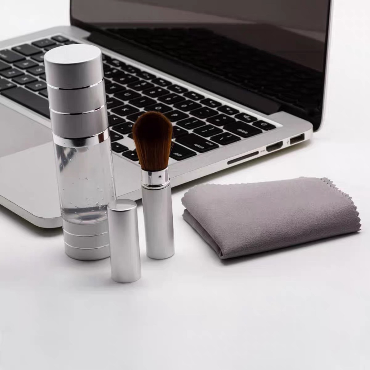 Laptop Cleaning Kit Mobile Phone Screen Cleaning Squeeze Camera Lens Keyboard LCD Screen TV Cleaning Liquid Apple Macbook Wipe Display Dust Remover Cleaning Artifact Tool