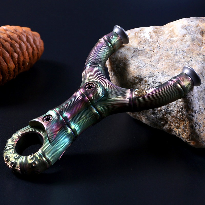 Colorful bamboo nodes, pure handmade, all titanium alloy TC21 flat leather Flying Tiger slingshot, precision outdoor competitive slingshot professional