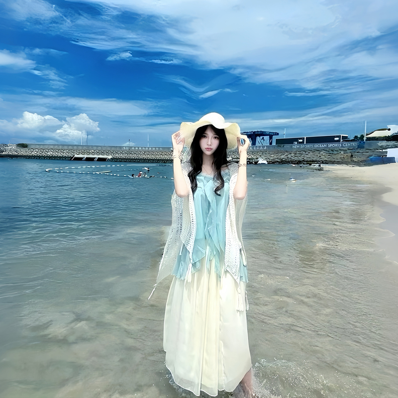 French-Style Sweet Lace Patchwork Spaghetti Strap Dress for Women, New Summer Mint Green Long Dress for Petite Figures, Suitable for Seaside Vacations French-Style Sweet Lace Patchwork Spaghetti Strap Dress for Women, New Summer Mint Green Long Dress for Petite Figures, Suitable for Seaside Vacations