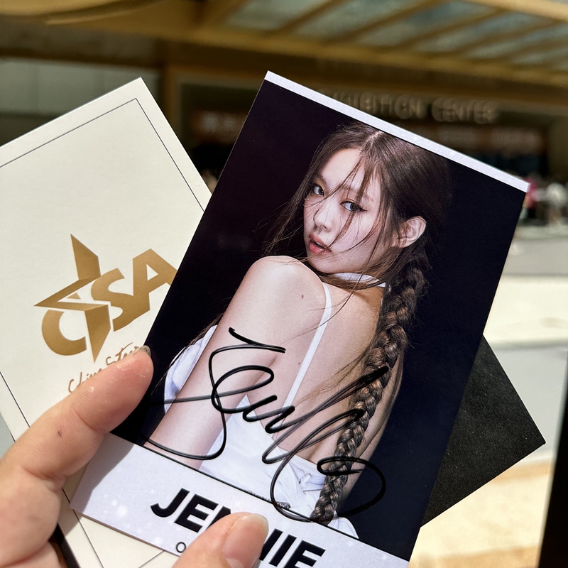 Authentic* Kim Ji-Ni Autographed Photo Merchandise Small Card Poster Photo Csa Photo Frame Gift for Friend's Birthday Authentic* Kim Ji-Ni Autographed Photo Merchandise Small Card Poster Photo Csa Photo Frame Gift for Friend's Birthday
