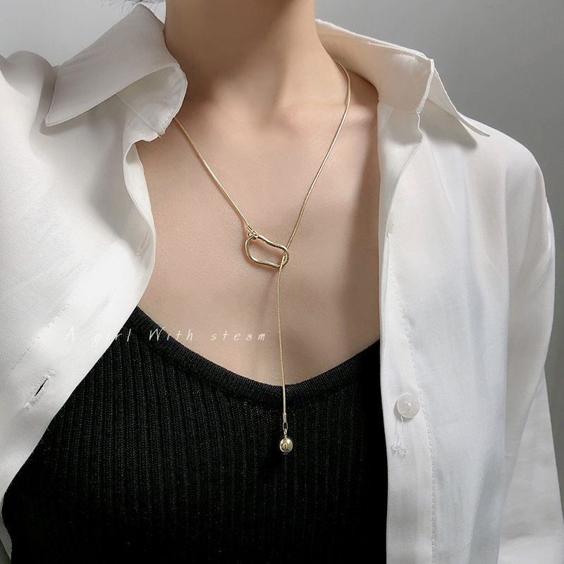 South Korean lukewarm wind flow Su pendant word necklace female French style retro lock bone chain fashion personality neck ornament tide