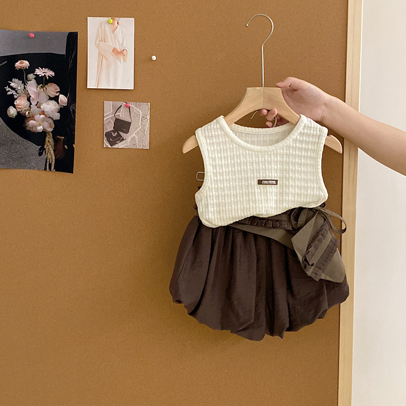 Girls' New Summer Korean-Style Asymmetrical Hem Vest, Fashionable and Versatile, Detachable Butt Flap Bubble Shorts Two-Piece Set