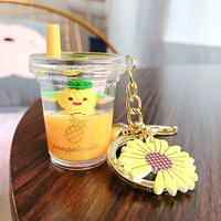 Ананасовые бутылки чая с молоком