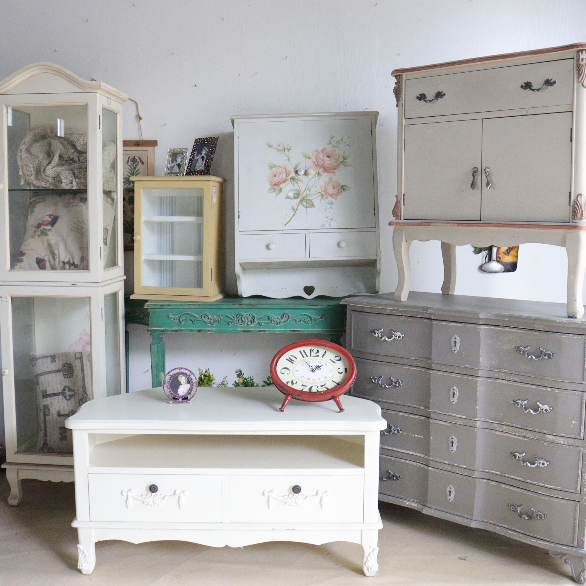 Solitary Cupboards Large Collection American Countryside Painted Furniture INNATE STORAGE CONTAINING CABINET DISPLAY GLASS WALL CABINET TABLE STOOL