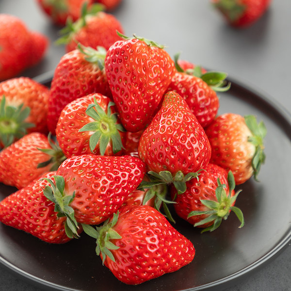 多茗庄 红颜奶油草莓 4斤 天猫优惠券折后¥59顺丰空运包邮(¥69-10) 多茗庄 红颜奶油草莓 4斤 天猫优惠券折后¥59顺丰空运包邮(¥69-10)