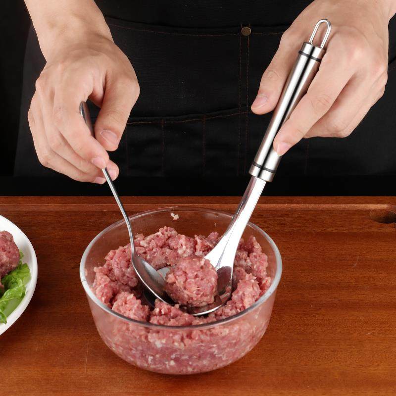 Meatball spoon Round household creative meat meatball device Spoon with hole Squeeze meatball artifact Hand pressure type