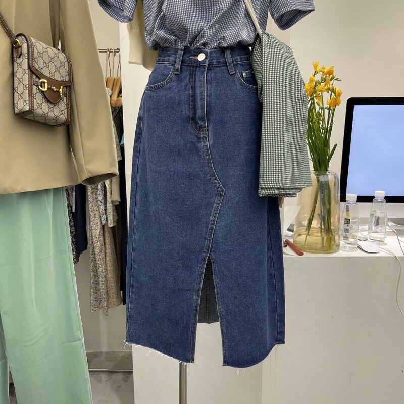 High waist denim skirt women's summer thin section fat sister mm large size pear-shaped figure split A-line skirt is thin and covers the crotch