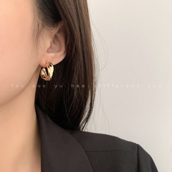 Retro Gold Hong Kong Style Hoop Earrings for Women 2025 New Hot Style Accessible Luxury High-End Earrings Metal Ear Clip Earrings