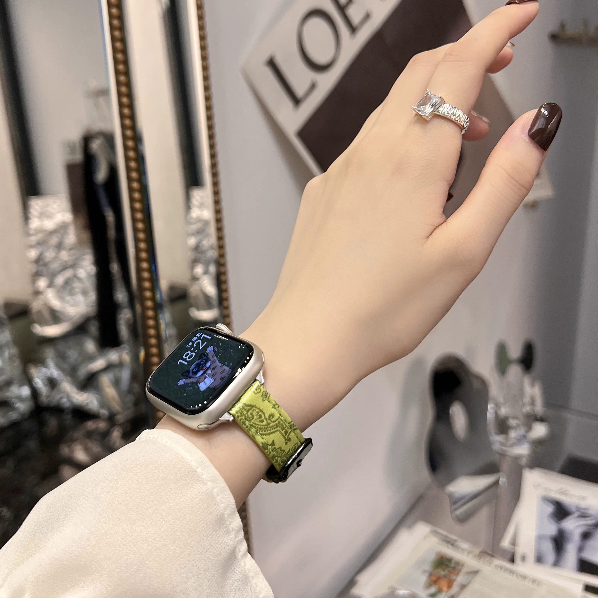 Совместимый ремешок для IWATCH S9 из кожи Hermes Advanced Applewatch Ultra2/S9 Apple Watch Bandes Creative Creative Green Fragrance Женский осенний новый продукт Проволочный ремешок