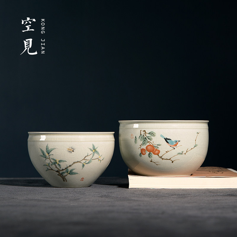 Empty cups, water tea pots, small tea pots... what kind of cultural ...