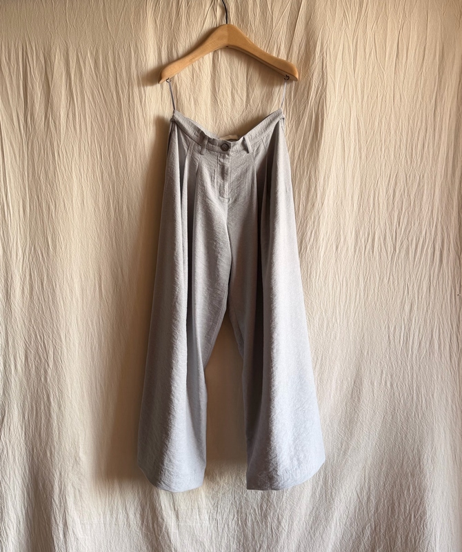 Blue Tower - Italian Wide-Leg Pants/Distant Gray with a Blue Undertone Blue Tower - Italian Wide-Leg Pants/Distant Gray with a Blue Undertone