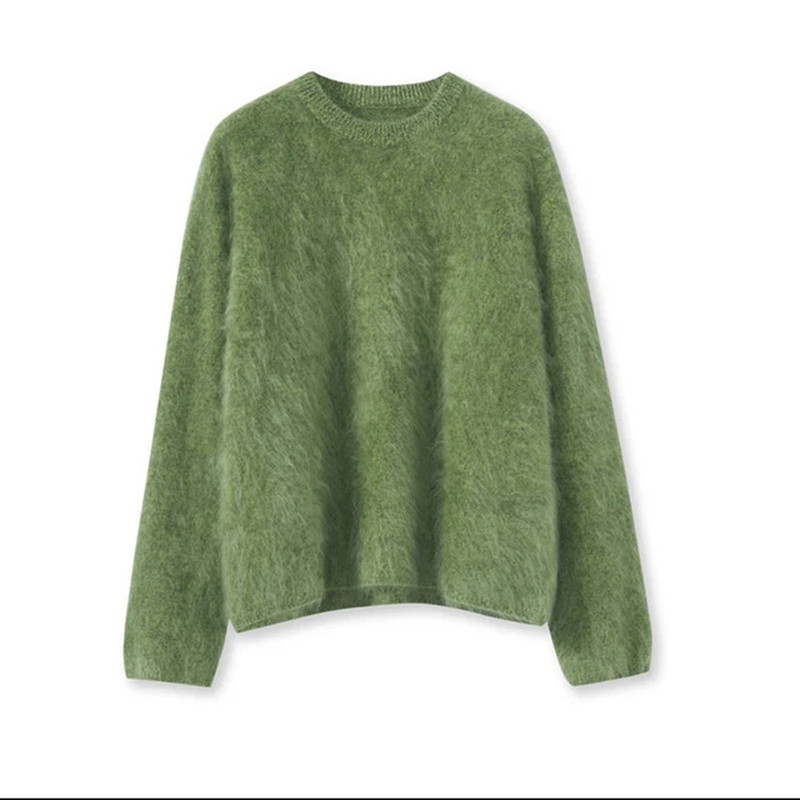 Artistic and Relaxed Style, with Its Own Sense of Design. Fur-Like Ji Cashmere Fleece, Custom-Dyed Albas Yarn